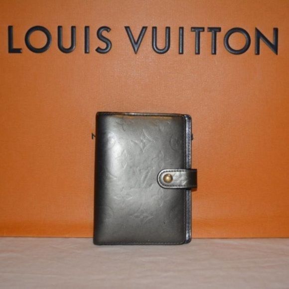 LOUIS Vuitton Gray Matte Monogram Agenda - Picture 3 of 7